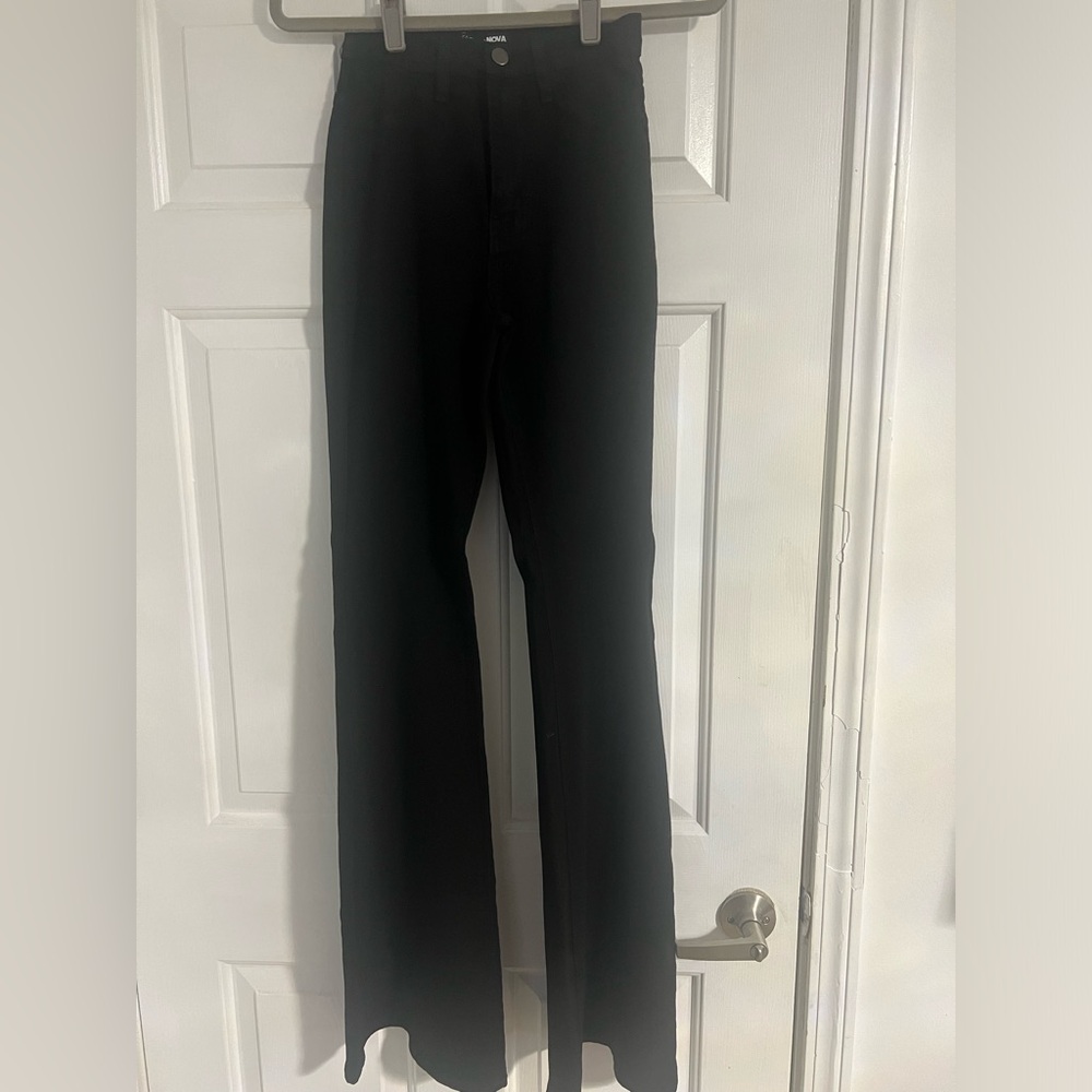 **Brand New** Fashion Nova Black Stretch Flare jeans size 3 (26).